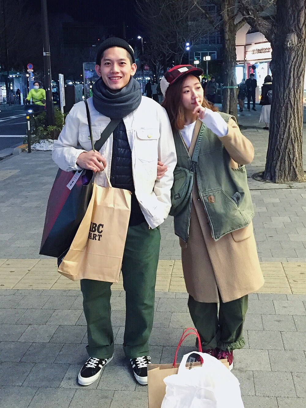 「ootd、NEIGHBORHOOD、I am I、carhartt、M65」｜「NEIGHBORHOODのアイテム（キャップ、レッド系）」を使った、楊以珩 Zoey Yangさん（レディース・163cm）の冬コーディネートの1枚目の写真