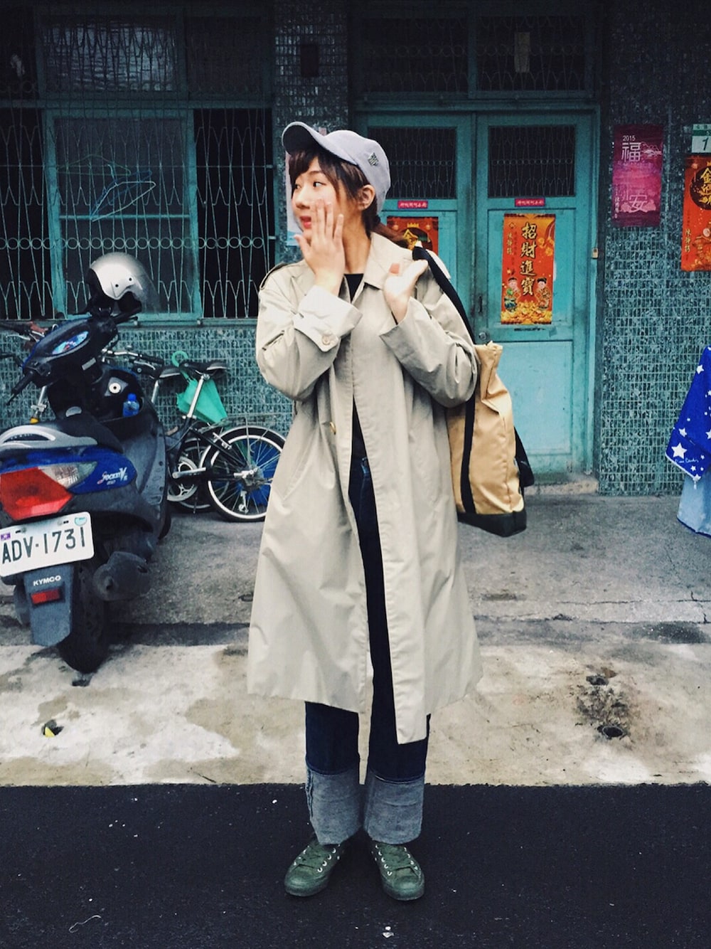 「ootd、tradingfloor、LANVIN、A BATHING APE、converse」｜「tradingfloorのアイテム（帽子、グレー系）」を使った、楊以珩 Zoey Yangさん（レディース・163cm）の春コーディネートの1枚目の写真