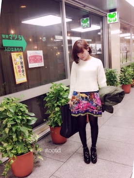 「MONKI（モンキ）のアイテム（ハンドバッグ）」を使った、ミッチェルさん（レディース・158cm）の秋コーディネート