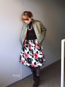 「花柄 スカート」｜「アイテム（ブーツ）」を使った、ミッチェルさん（レディース・158cm）の冬コーディネート