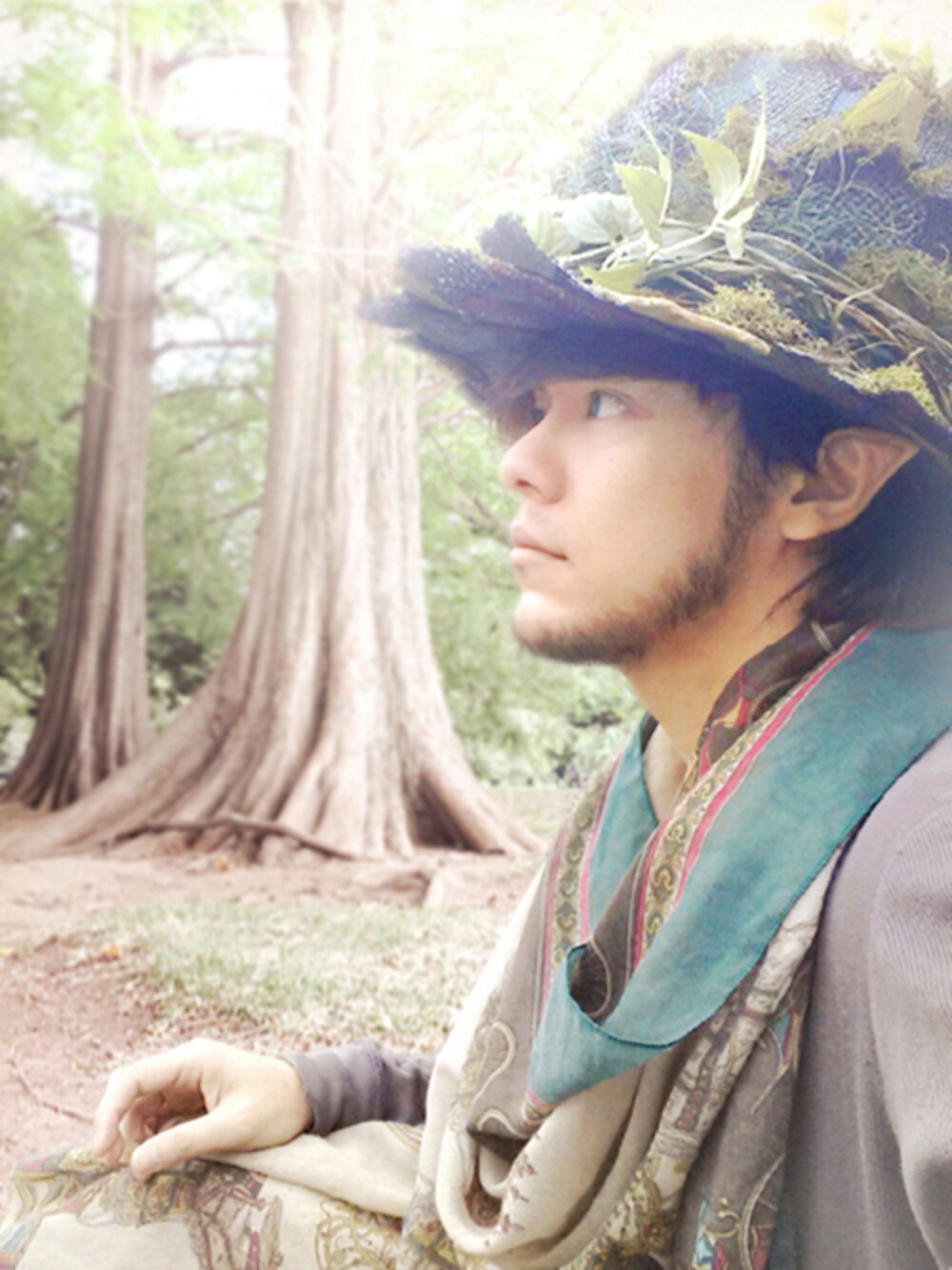 グリーン系のハット、その他のその他を着用したメンズの秋コーディネートの1枚目の写真