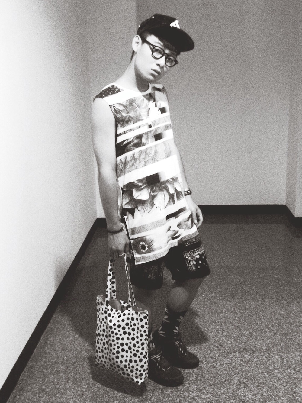 「OSaccessories、HUF、Ionism、street、streetfashion、NIKE、story、black、white、blackandwhite」｜「story.のStory pants
（その他パンツ、ブラック系）」を使った、Mud Chen x Guan Tuanさん（メンズ・168cm）の夏コーディネートの1枚目の写真