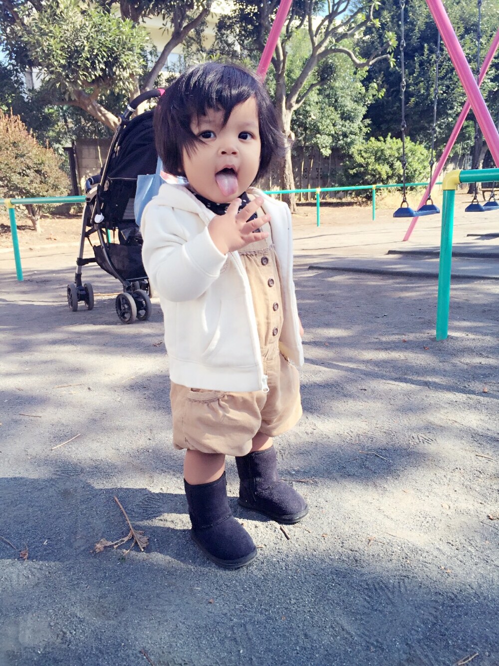 「公園、1歳、クオーター」｜「babyGAPのアイテム（パーカー、ホワイト系）」を使った、じゅにこ♡さん（キッズ・70cm）の秋コーディネートの1枚目の写真