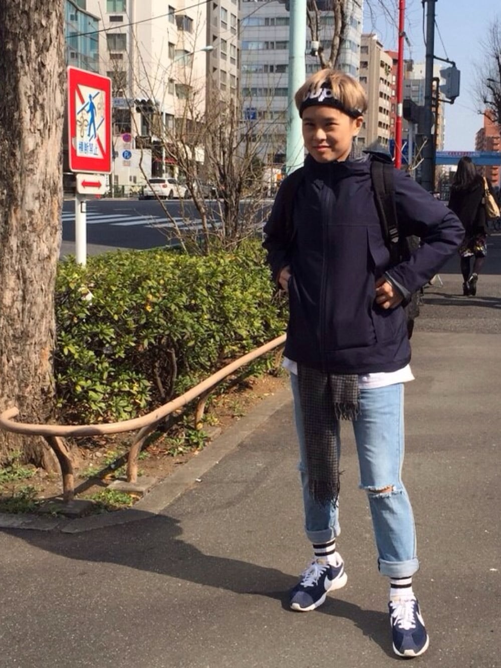 「TOKYO、taiwanese、ootd、denim、NIKE」｜「UNIQLOのアイテム（トレンチコート、ブルー系）」を使った、Ö sēvenさん（メンズ・163cm）の春コーディネートの1枚目の写真