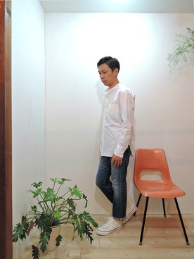 「アイテム（バングル/リストバンド、イエロー系）」を使った、ReTrickさん（メンズ・170cm）の秋コーディネート