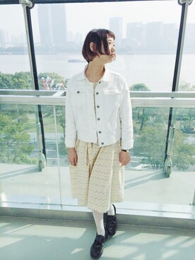 「GU（ジーユー）のアイテム（デニムジャケット、ホワイト系）」を使った、コマさん🐸さん（レディース・163cm）の秋コーディネート