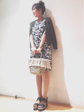 「ROPE' PICNIC（ロペピクニック）の【さらさらUVケアトップス】カーディガン（カーディガン/ボレロ、グリーン系）」を使った、majicoさん（レディース・160cm）の春コーディネート