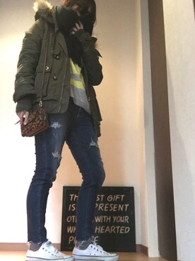 「カットオフ」｜「アイテム（ミリタリージャケット）」を使った、kanaさん（レディース・165cm）の冬コーディネート