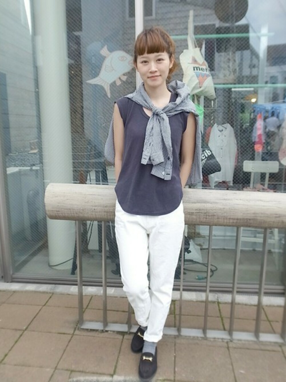 「BONNIE SPRINGSのPILE NO SLEEVE CUTSEWN（Tシャツ/カットソー、ブルー系）」を使った、GDCTOKYO-YURI-さん（レディース・161cm）の夏コーディネートの1枚目の写真