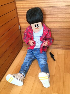 「abcd（ナシ）のアイテム（シャツ/ブラウス、レッド系）」を使った、米さん（キッズ）の秋コーディネート