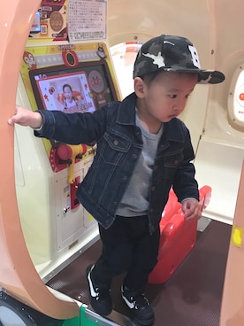 「2歳3ヶ月」｜「アイテム（デニムジャケット）」を使った、syooomaさん（キッズ・90cm）の秋コーディネート