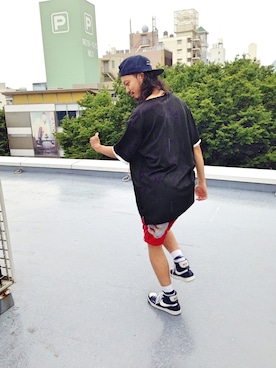 「H&M（エイチ・アンド・エム）のアイテム（Tシャツ/カットソー）」を使った、トヲルさん（メンズ・180cm）の夏コーディネート