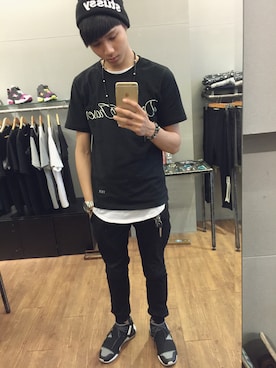 「Faith（-）のアイテム（Tシャツ/カットソー）」を使った、林筠宸さん（メンズ・180cm）の春コーディネート