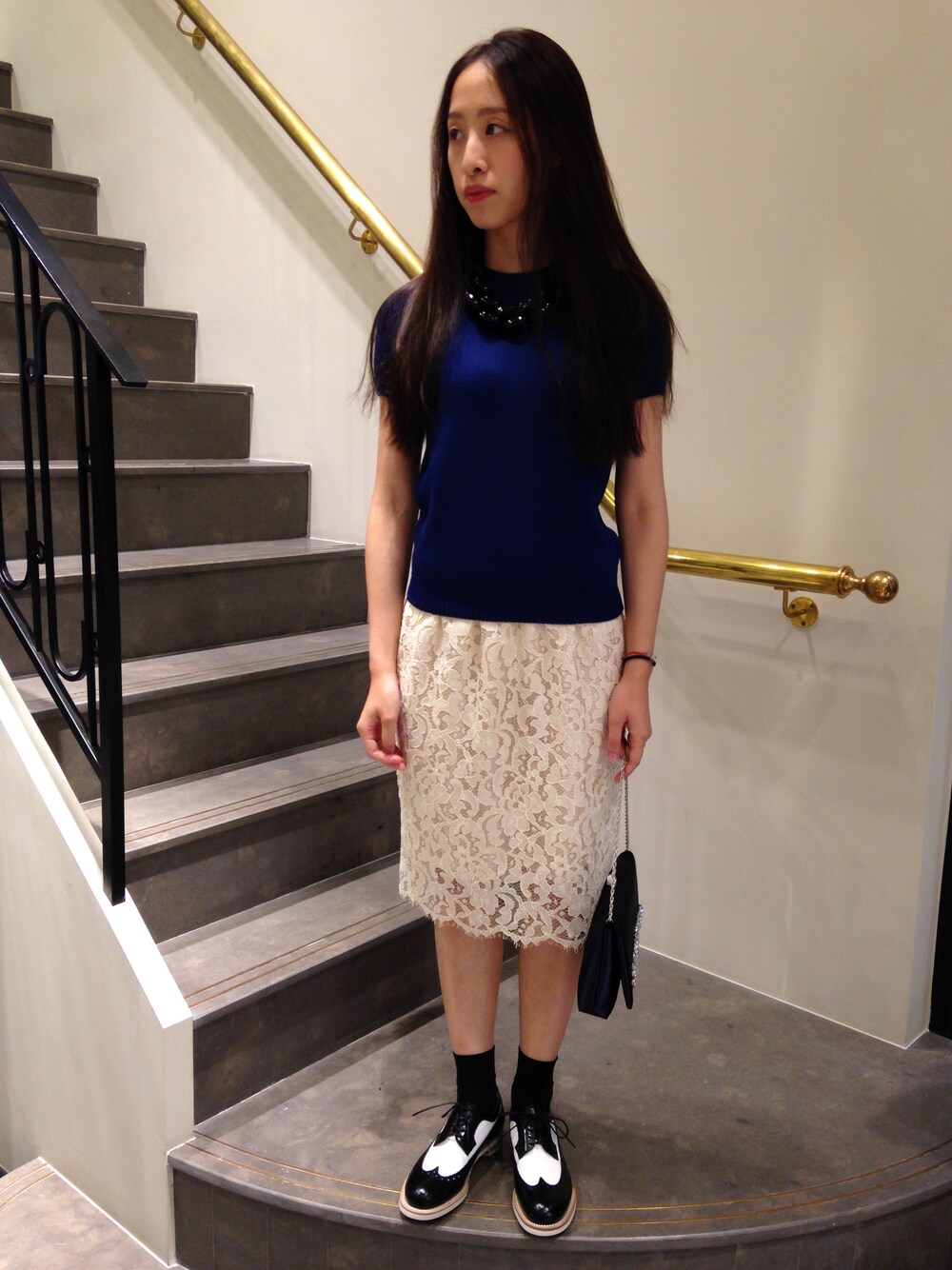 「united arrows、 Kaon、 DIANA BROUSSARD 」｜「UNITED ARROWSの棉料針織上衣（ニット/セーター、ブルー系）」を使った、UNITEDARROWSTAIPEI_WOMENSさん（レディース・158cm）の夏コーディネートの1枚目の写真
