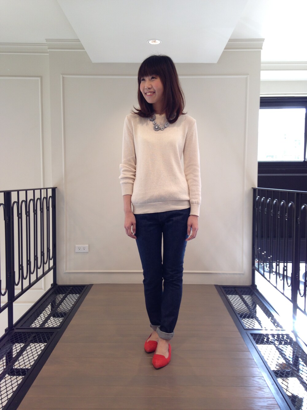 「united arrows、HYKE、kaon」｜「KaonのKaon蕾絲針織上衣（ニット/セーター、ベージュ系）」を使った、UNITEDARROWSTAIPEI_WOMENSさん（レディース・163cm）の夏コーディネートの1枚目の写真