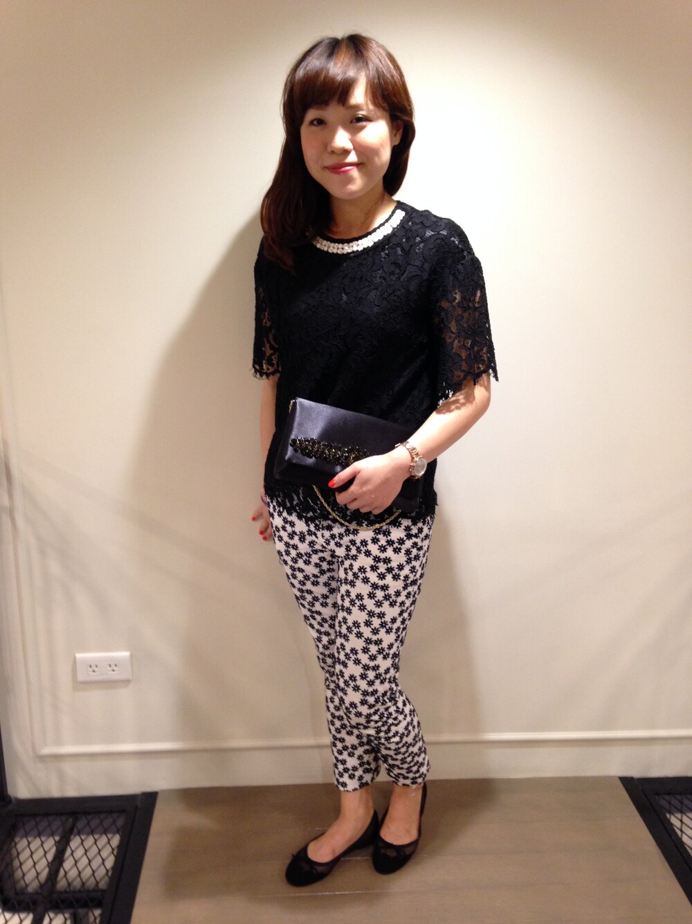 「PARTY、united arrows、kaon、lace、ladylike」｜「Kaonの蕾絲鑲邊上衣（ニット/セーター、ブラック系）」を使った、UNITEDARROWSTAIPEI_WOMENSさん（レディース・158cm）の夏コーディネートの1枚目の写真