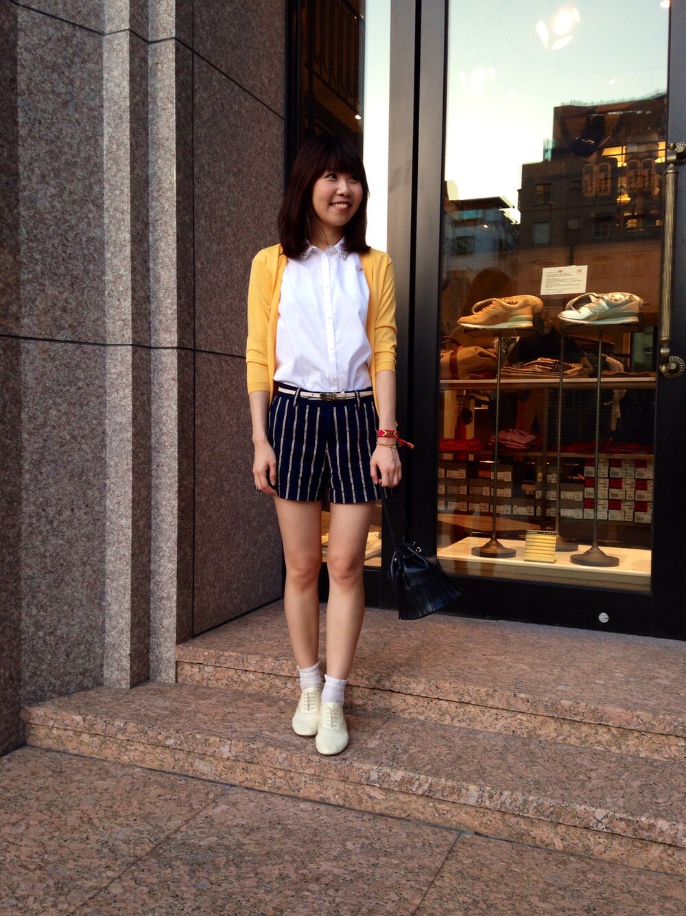 「shorts、united arrows、white、cardigan」｜「UNITED ARROWSの寶石鑲邊無袖上衣（シャツ/ブラウス、ホワイト系）」を使った、UNITEDARROWSTAIPEI_WOMENSさん（レディース・163cm）の夏コーディネートの1枚目の写真
