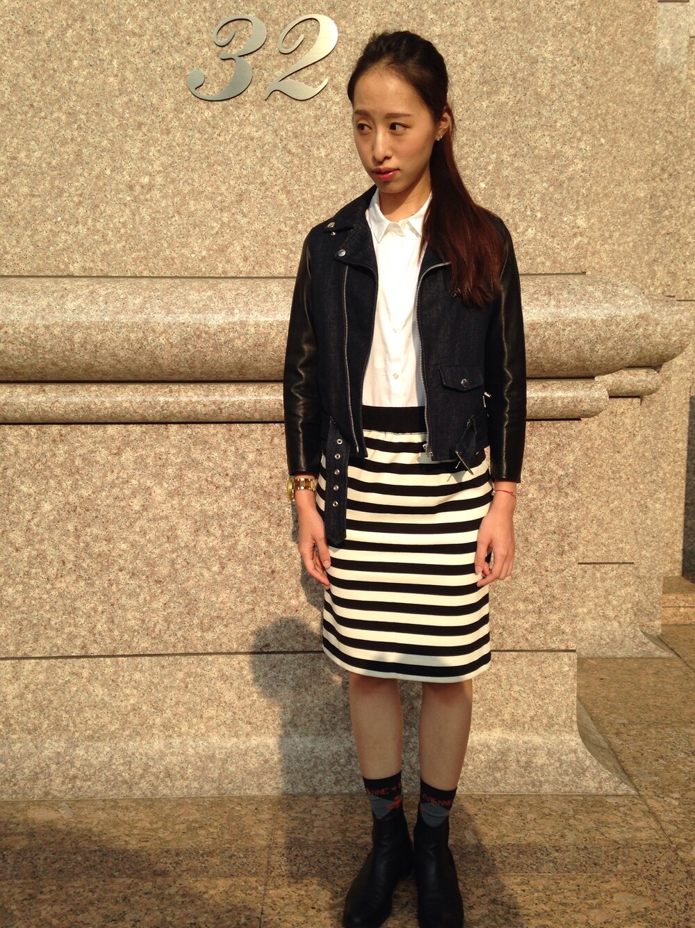 「#RIDERS、#BORDER、#jacket、#unitedarrows、#white look」｜「beautiful peopleの拼接騎士外套（ライダースジャケット、ブラック系）」を使った、UNITEDARROWSTAIPEI_WOMENSさん（レディース・156cm）の秋コーディネートの1枚目の写真