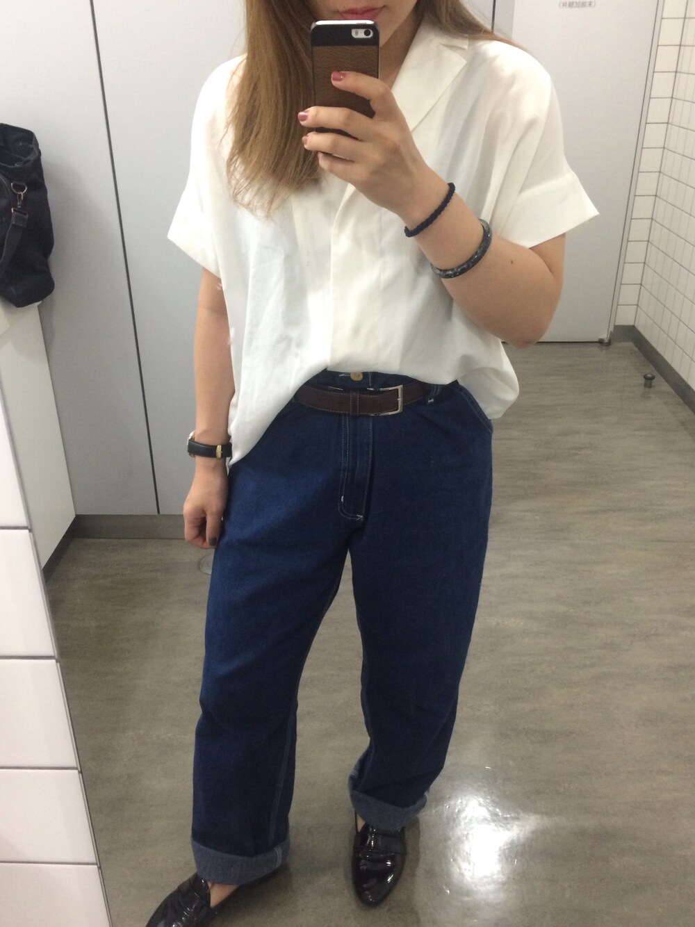 「Carharttのアイテム（デニムパンツ、ブルー系）」を使った、yuki さん（レディース・160cm）の夏コーディネートの1枚目の写真
