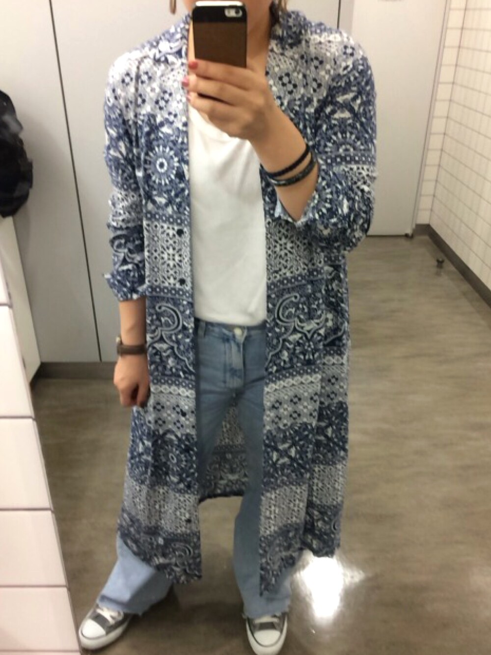 「MOUSSYのアイテム（シャツ/ブラウス、ブルー系）」を使った、yuki さん（レディース・160cm）の秋コーディネートの1枚目の写真