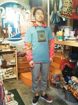 「アイテム（マウンテンパーカー）」を使った、牛木さん（メンズ・165cm）の春コーディネート