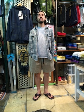 「Gramicci（グラミチ）のアイテム（チノパンツ）」を使った、牛木さん（メンズ・165cm）の夏コーディネート