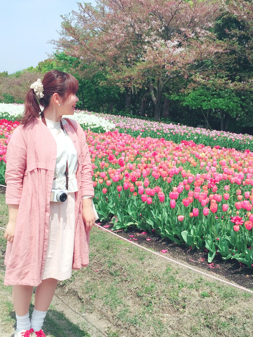 「花畑」｜「l'atelier du savonのグランジール加工　ワンピコート（その他アウター、ピンク系）」を使った、chamaさん（レディース・163cm）の春コーディネートの1枚目の写真