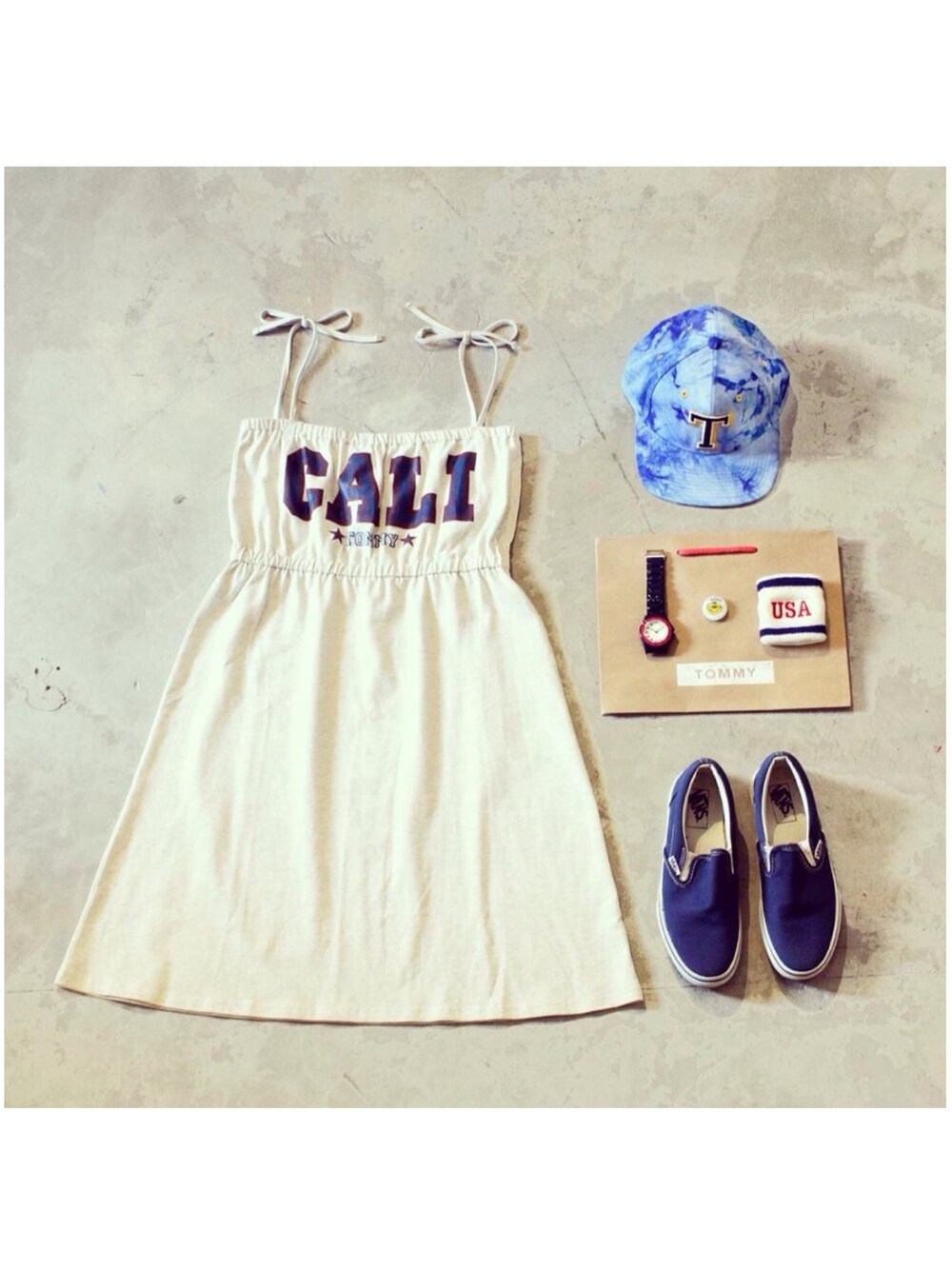 「CAP、onepiece、TOMMY、tommyhers」｜「TOMMY HersのCALI OP（ワンピース、ホワイト系）」を使った、ヨシムラミユキさん（レディース・168cm）の夏コーディネートの1枚目の写真