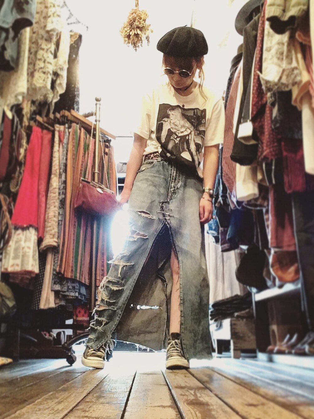 「ダメージデニム、vintage、fashion、ヴィンテージコーデ、Hysteric Glamour」｜「Leeのアイテム（デニムスカート、ブルー系）」を使った、seikoさん（レディース・156cm）の夏コーディネートの1枚目の写真