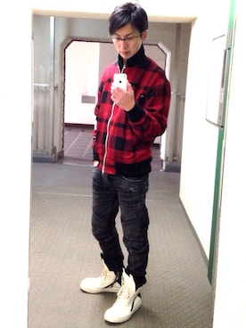 MASHASHEさんの「Balmain Regular-Fit Washed-Denim Biker Jeans」を使ったコーディネート