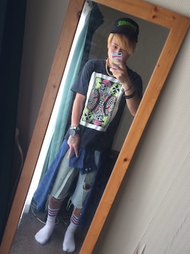「MAGICAL MOSH MISFITS（マジカルモッシュミスフィッツ）のアイテム（Tシャツ/カットソー、ブラック系）」を使った、つちこさん（メンズ・173cm）の夏コーディネート