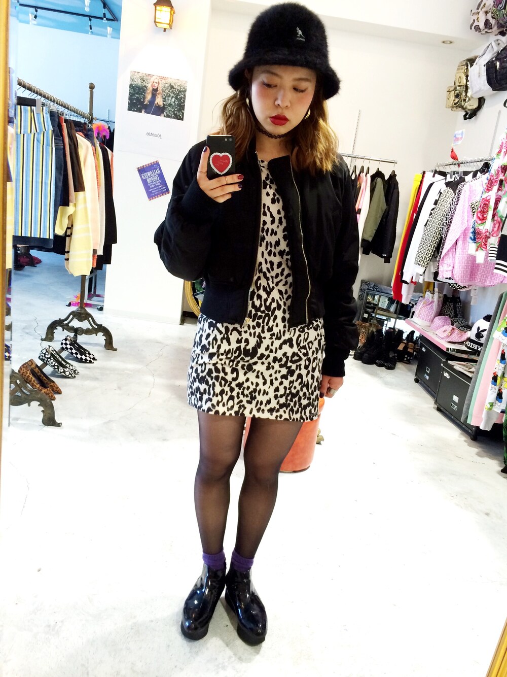 「SLY、KANGOL、FIG&VIPER、black、バケットハット」｜「FIG&VIPERのMA-1 ショート（ブルゾン、ブラック系）」を使った、S A Y A K Oさん（レディース・158cm）の秋コーディネートの1枚目の写真