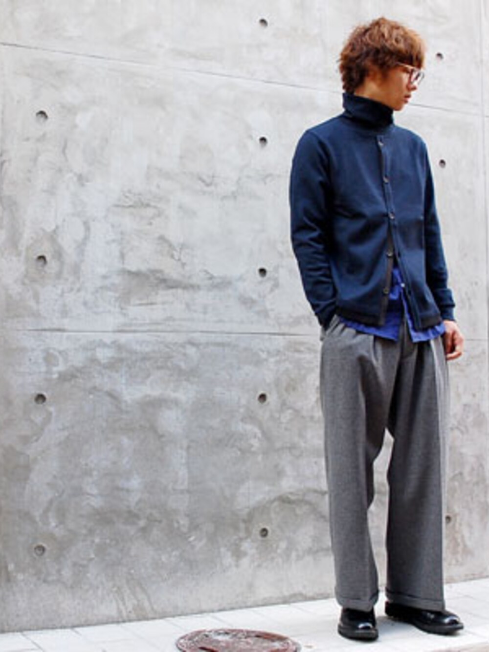 「重ね着、レイヤードスタイル、タートルネック、ワイドパンツ、Enharmonic TAVERN、おしゃれ、BRIEND、 栄」｜「Enharmonic TAVERNのLAYERED TURTLENECK（その他トップス、ブルー系）」を使った、BRIENDさん（メンズ・180cm）の秋コーディネートの1枚目の写真