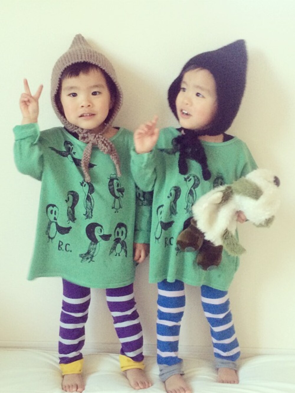 「kids、bobochoses、uu、オーバーサイズ、小人帽、ボーダーパンツ」｜「BOBO CHOSESのアイテム（Tシャツ/カットソー、グリーン系）」を使った、kanako0304さん（キッズ・90cm）の冬コーディネートの1枚目の写真