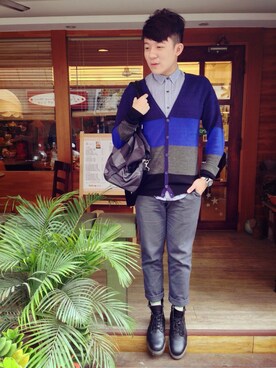 「アイテム（スーツケース/キャリーバッグ）」を使った、Joe Chenさん（メンズ・172cm）の春コーディネート