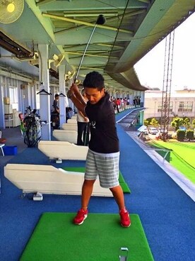 「STUSSY（ステューシー）のアイテム（Tシャツ/カットソー、ブラック系）」を使った、じゆーじんさん（メンズ・174cm）の夏コーディネート