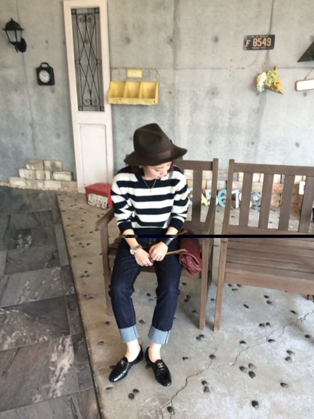 「lunch time、カジュアルコーデ」｜「CHANELのアイテム（ショルダーバッグ、レッド系）」を使った、MAAYさん（レディース・153cm）の秋コーディネートの1枚目の写真