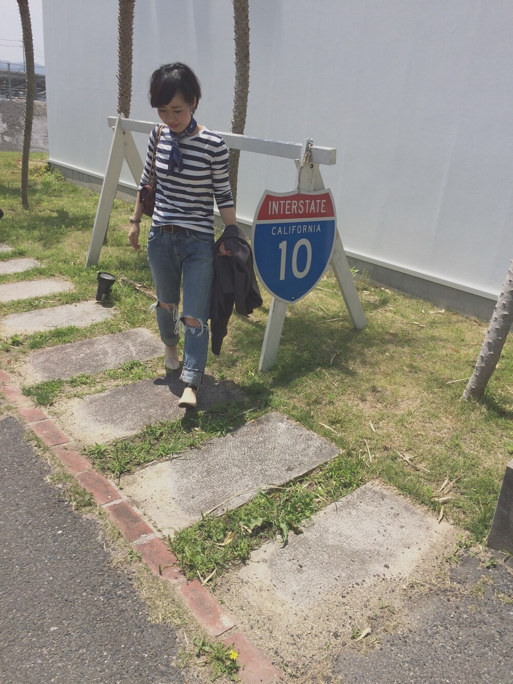 「無印良品のアイテム（Tシャツ/カットソー、ホワイト系）」を使った、MAAYさん（レディース・153cm）の春コーディネートの1枚目の写真