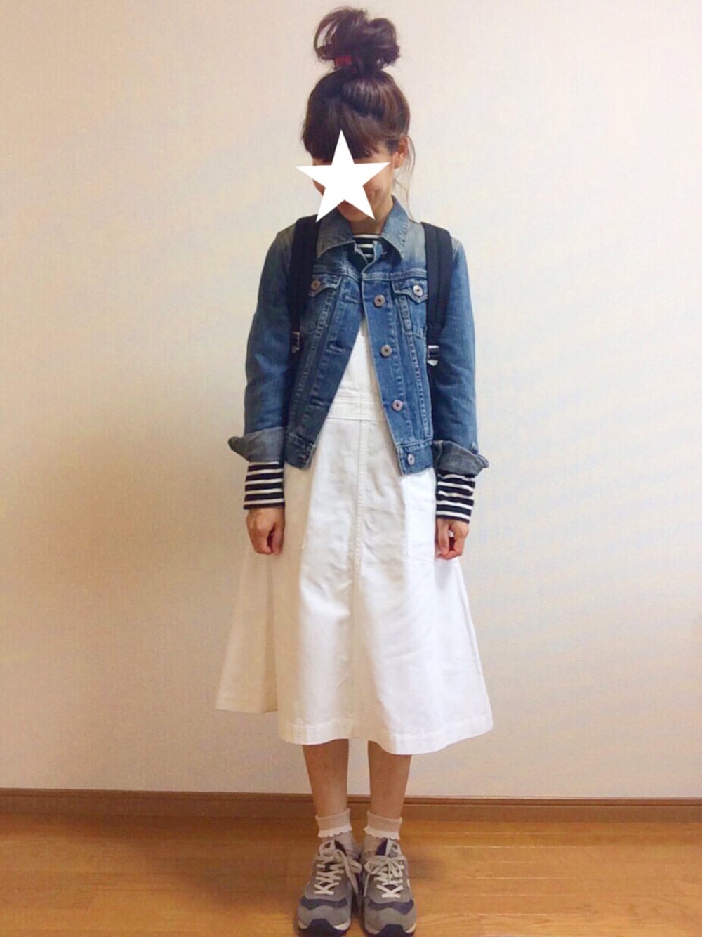 「スポーツミックス、ジャンパースカート、Gジャン、ボーダー、お団子ヘアー」｜「BEAMS BOYのAライン

（サロペット/オーバーオール、ホワイト系）」を使った、Chocorooさん（レディース・156cm）の秋コーディネートの1枚目の写真