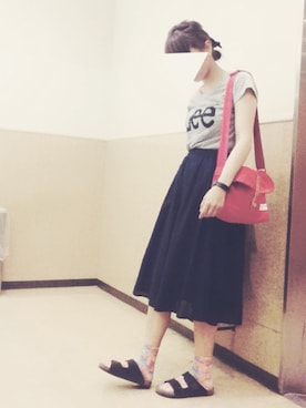 「IT SHAKES HANDS（イットシェイクハンズ）のアイテム」を使った、𓃱さん（レディース・158cm）の春コーディネート