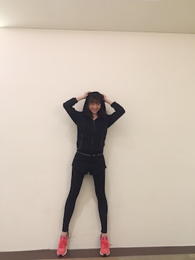 「emmi（エミ）のadidas by Stella McCartney ESS ｽｳｪｯﾄ（その他パンツ、ブラック系）」を使った、yuria sakamakiさん（レディース・165cm）の冬コーディネート