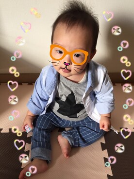 「HusHusH（ハッシュアッシュ）の天竺星プリントカットソー（Tシャツ/カットソー、グレー系）」を使った、achapiさん（キッズ）の秋コーディネート