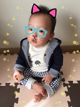 「BeBe（ベベ）のアイテム（Tシャツ/カットソー、ホワイト系）」を使った、achapiさん（キッズ）の秋コーディネート