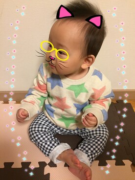 「西松屋（ニシマツヤ）のアイテム（スウェット、ホワイト系）」を使った、achapiさん（キッズ）の冬コーディネート