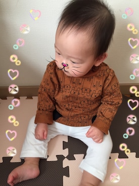 「Birthday（バースデイ）のアイテム（スウェット、ブラウン系）」を使った、achapiさん（キッズ）の冬コーディネート