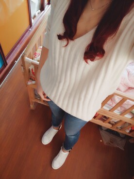 「GAP（ギャップ）のアイテム（ニット/セーター、ホワイト系）」を使った、carriequanさん（レディース）の冬コーディネート