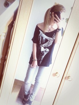 「JOYRICH（ジョイリッチ）のアイテム（Tシャツ/カットソー、ブラック系）」を使った、umekoさん（レディース・162cm）の秋コーディネート