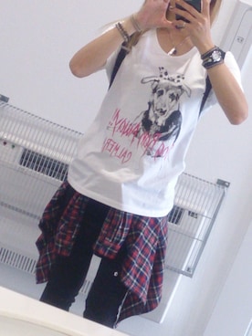 「カルメラのアイテム（Tシャツ/カットソー、ホワイト系）」を使った、umekoさん（レディース・162cm）の秋コーディネート
