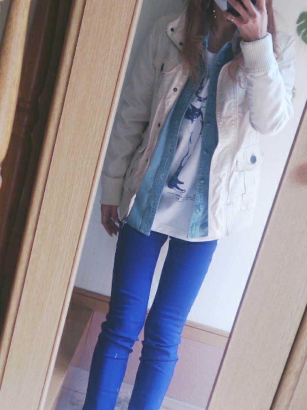 「ダンガリーシャツ、666」｜「VANSのアイテム（スニーカー、その他）」を使った、umekoさん（メンズ・160cm）の春コーディネートの1枚目の写真
