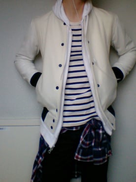 「HARE（ハレ）のウラキモウジップパーカー(HARE)（パーカー）」を使った、りょーがさん（メンズ・169cm）の春コーディネート